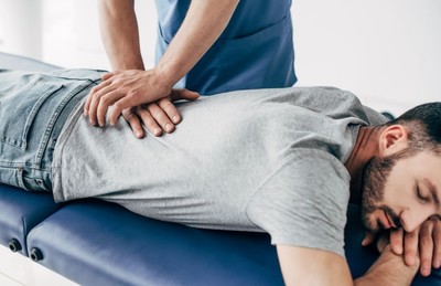 Link to: https://greenspacetampa.com/blog/what-does-going-to-a-chiropractor-do