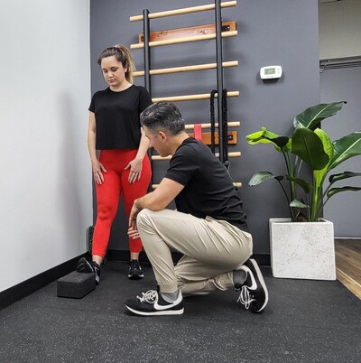 Tampa chiropractor treating plantar fasciitis with exercise and shockwave therapy